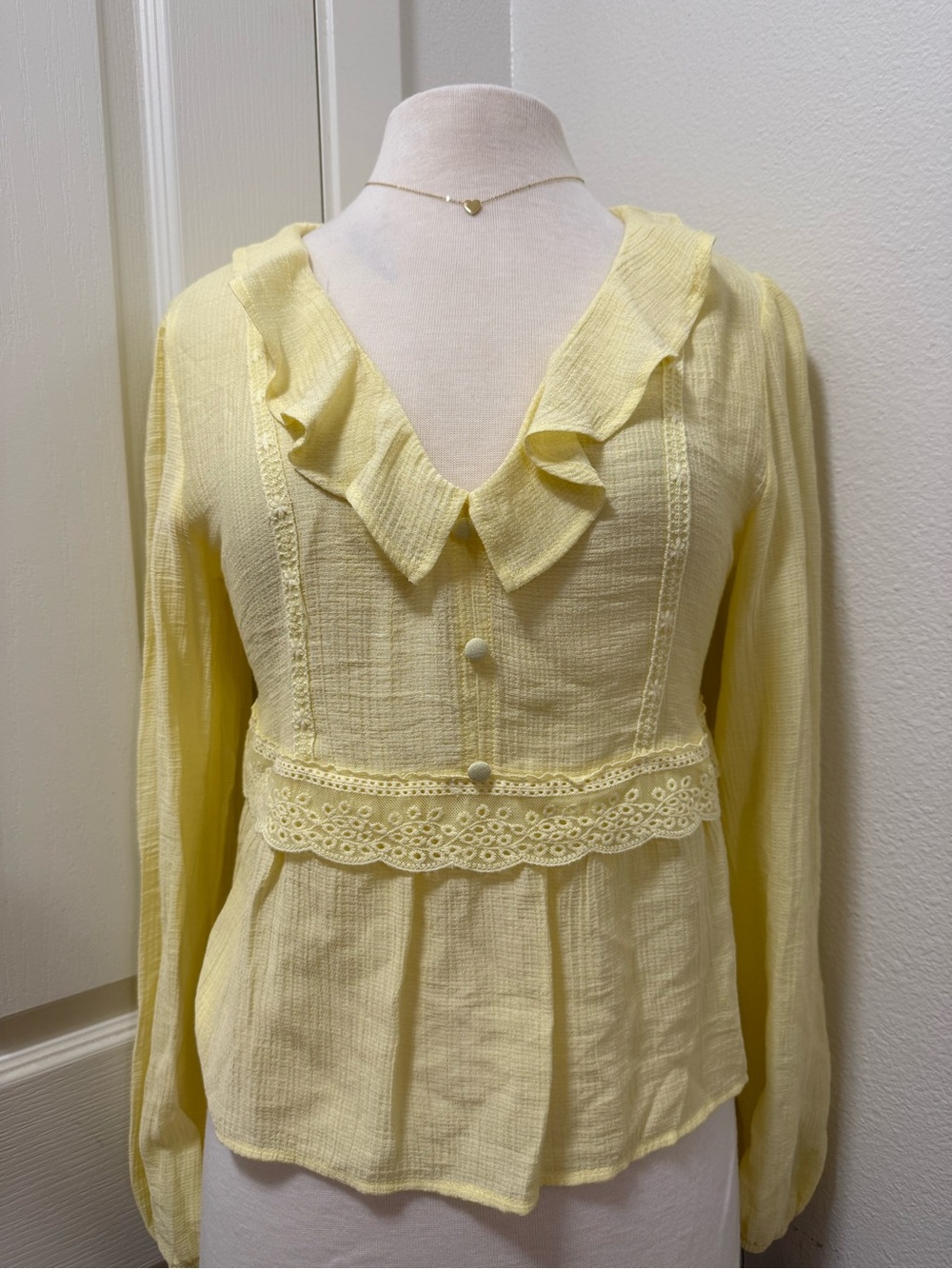 BCX Pale Yellow Ruffled Lace-Trim Long Sleeve Blouse